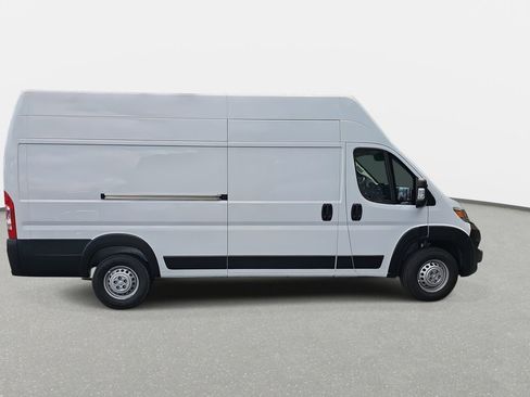 New 2024 RAM ProMaster 3500 w/ Convenience Group FWD image 4