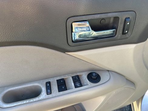 Used 2011 Ford Fusion SE w/ 202A Rapid Spec Order Code image 12