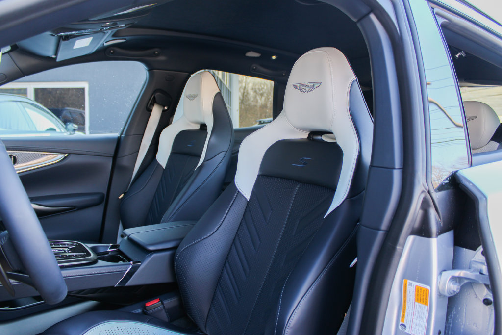 Used 2026 Aston Martin DBX 707 AWD/4WD image 12