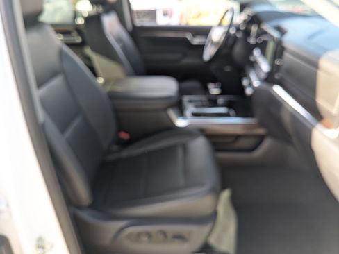 Used 2023 GMC Sierra 1500 SLT image 25