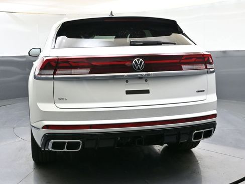 Used 2025 Volkswagen Atlas Cross Sport SEL Premium R-Line image 4