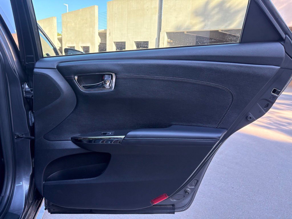 Used 2014 Toyota Avalon XLE Touring FWD image 10