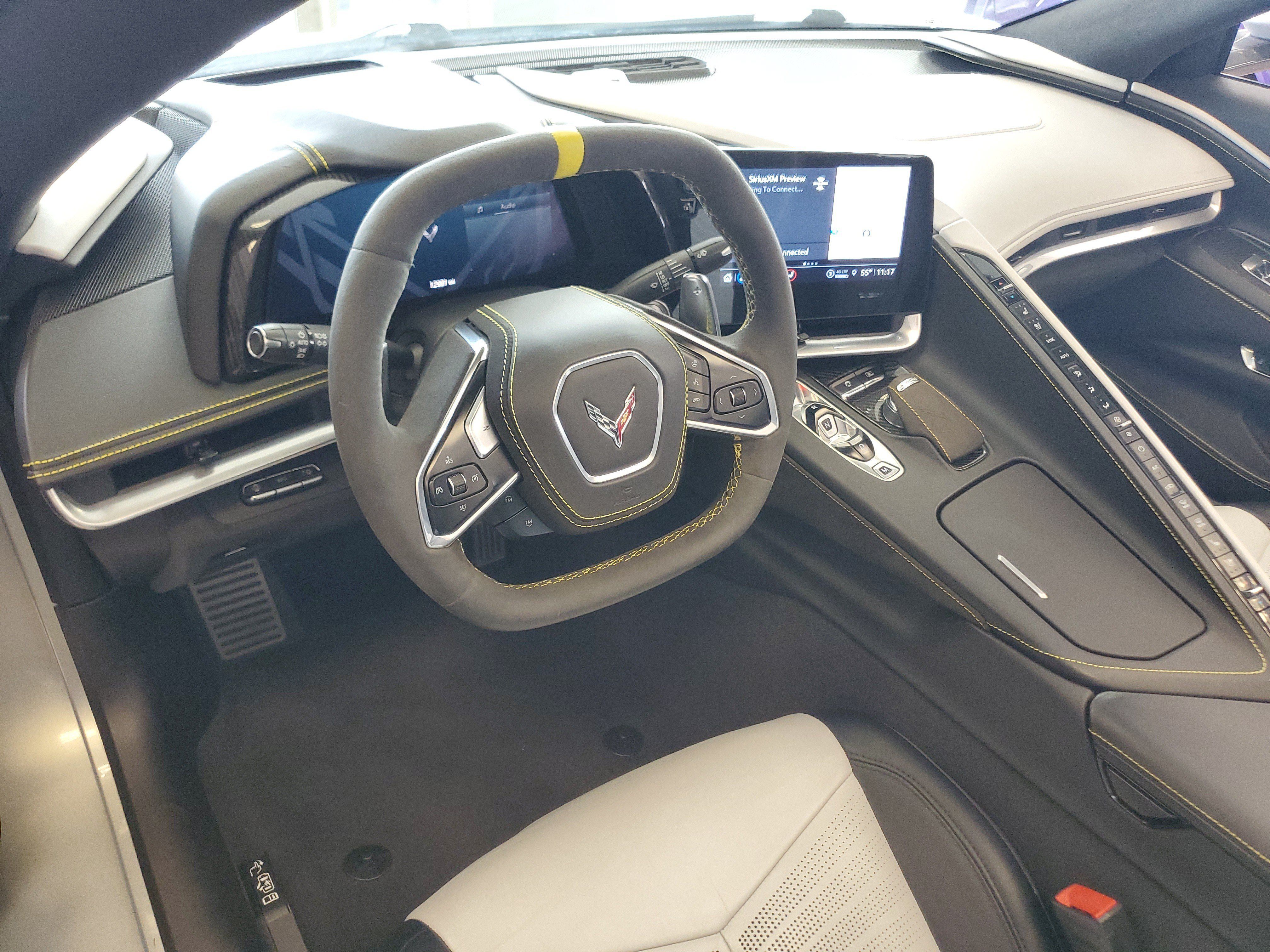 Used 2021 Chevrolet Corvette Stingray Premium Conv w/ Z51 Performance Package RWD image 11