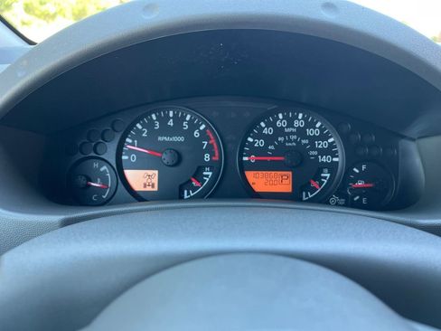 Used 2015 Nissan Frontier SV AWD/4WD image 10