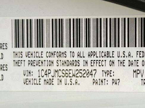 Used 2014 Jeep Cherokee Latitude AWD/4WD image 32