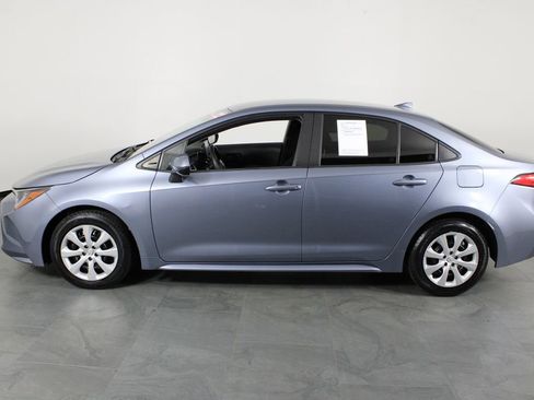 Used 2022 Toyota Corolla LE image 11