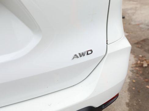 Used 2017 Nissan Rogue S image 8