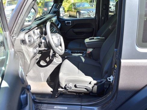 Used 2021 Jeep Wrangler Sport image 17