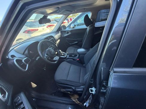 Used 2020 Kia Soul GT-Line w/ GT 2.0L Power Sunroof Package FWD image 27