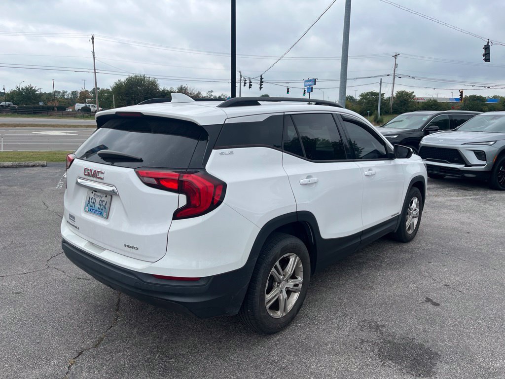 Used 2018 GMC Terrain SLE w/ Driver Convenience Package AWD/4WD image 3