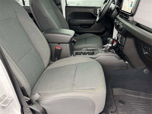 Used 2025 Jeep Gladiator Sport image 26