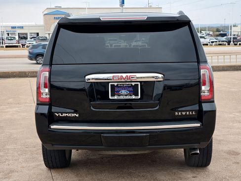 Used 2016 GMC Yukon Denali w/ Open Road Package image 4