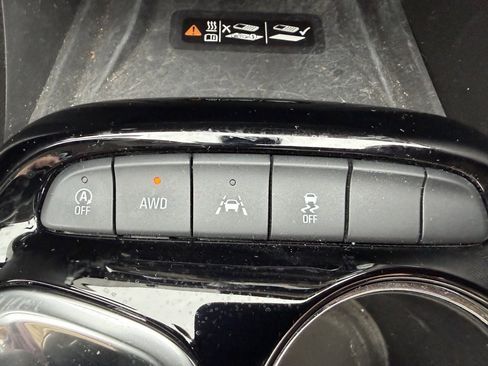 Used 2025 Buick Encore GX Avenir w/ Avenir Technology Package image 12