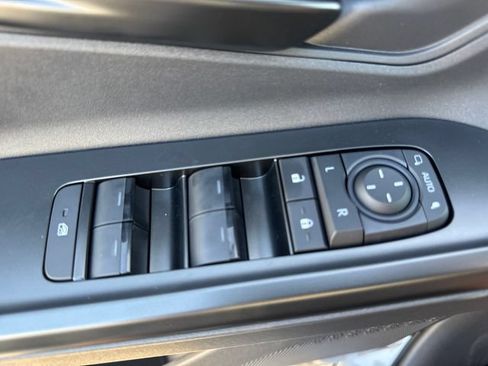New 2026 Toyota C-HR AWD/4WD image 18