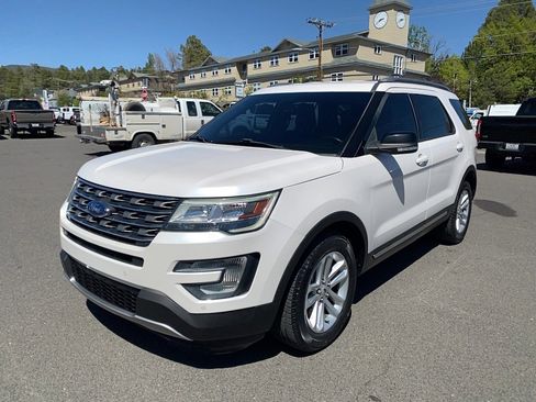 Certified 2017 Ford Explorer XLT w/ Equipment Group 202A FWD image 2