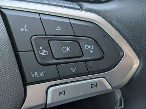 Used 2022 Volkswagen Taos SE image 9