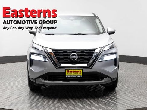 Used 2023 Nissan Rogue SV AWD/4WD image 2