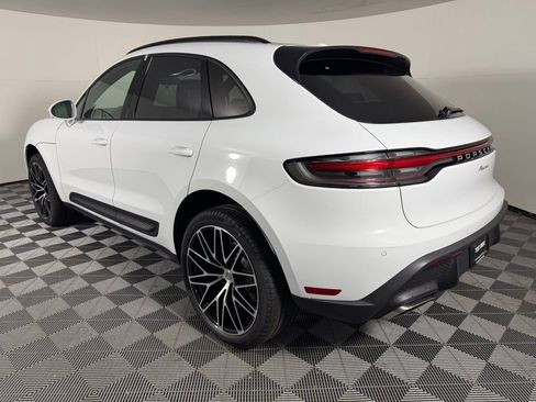 Certified 2025 Porsche Macan image 3