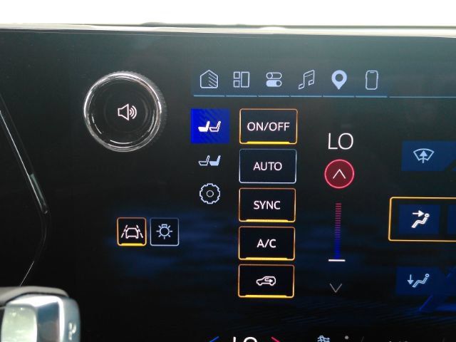 Used 2026 Chevrolet Traverse LT w/ Driver Confidence Package FWD image 46