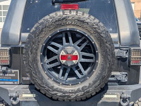 Used 2018 Jeep Wrangler Unlimited Sport S AWD/4WD image 13