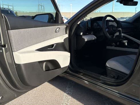 New 2026 Hyundai Elantra Limited image 10