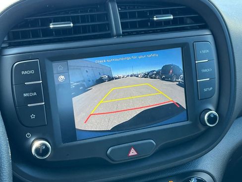 Used 2025 Kia Soul LX w/ LX Technology Package image 22