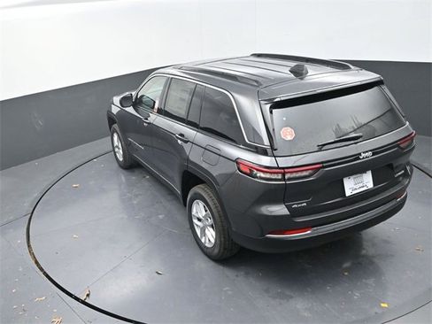 New 2025 Jeep Grand Cherokee Laredo w/ Luxury Tech Group I image 13