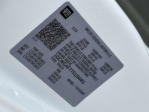 New 2025 Chevrolet Express 2500 w/ Driver Convenience Package RWD image 19