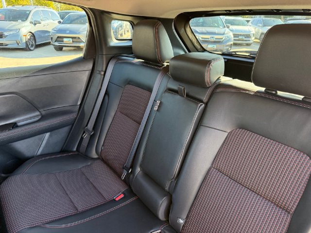 Used 2025 Nissan Kicks SR w/ SR Premium Package AWD/4WD image 27