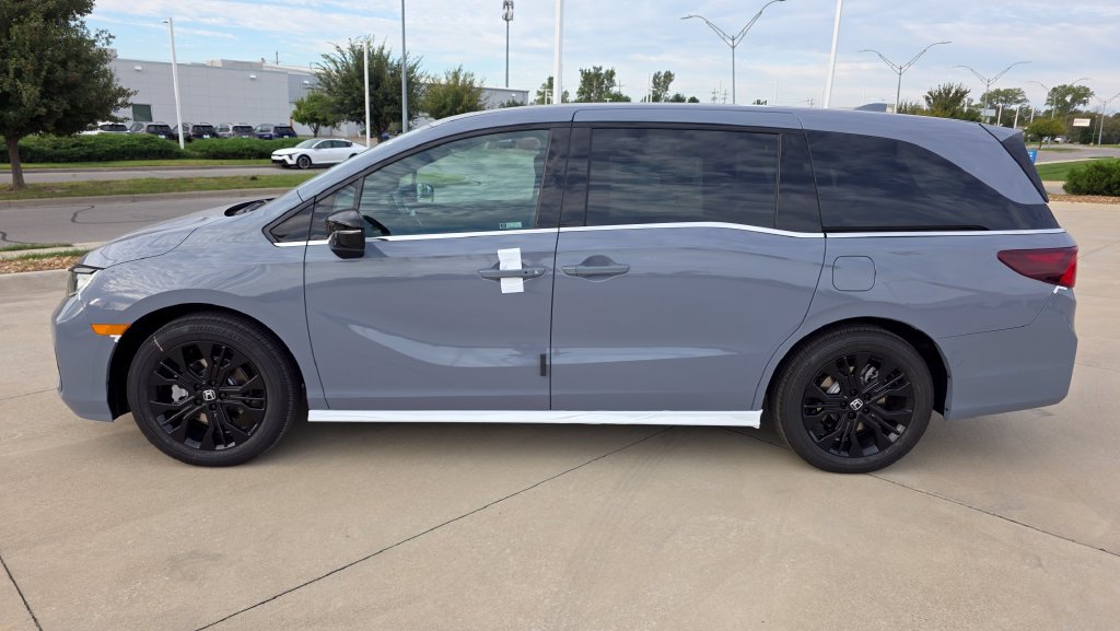 New 2027 Honda Odyssey Sport-L image 2