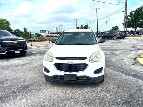 Used 2017 Chevrolet Equinox LS FWD image 3