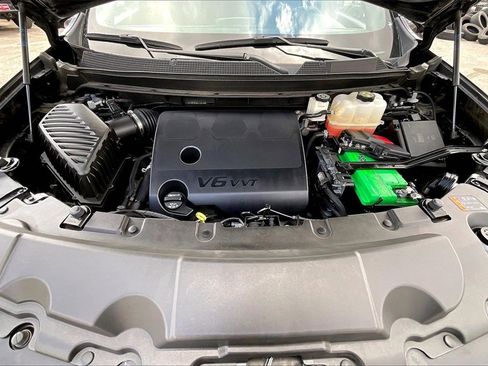 Used 2022 Chevrolet Traverse LT image 31