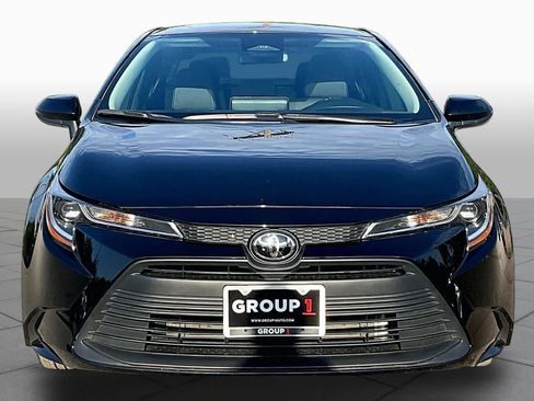 Used 2025 Toyota Corolla LE FWD image 4