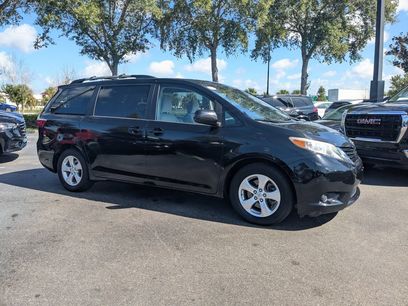 Used 2017 Toyota Sienna LE