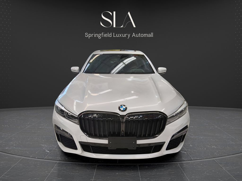 Used 2021 BMW 750i xDrive w/ Executive Package AWD/4WD image 2