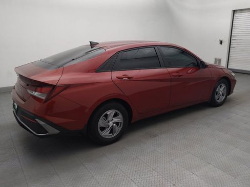 Used 2025 Hyundai Elantra SE FWD image 10
