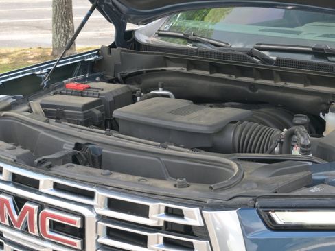 Used 2025 GMC Yukon Denali w/ Sun & Power Step Package RWD image 9