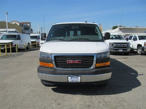 Used 2022 GMC Savana 2500 w/ Driver Convenience Package image 5