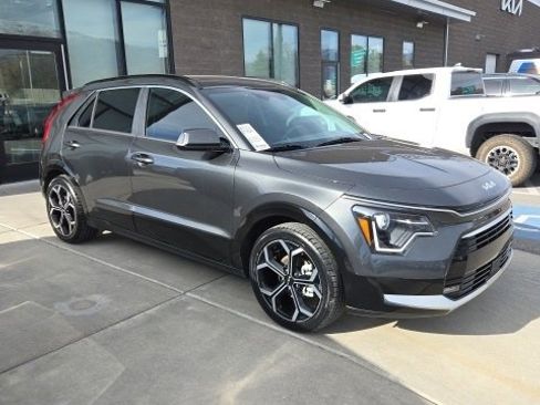 Used 2023 Kia Niro EX Touring image 1
