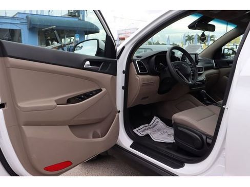 Used 2020 Hyundai Tucson SE image 19