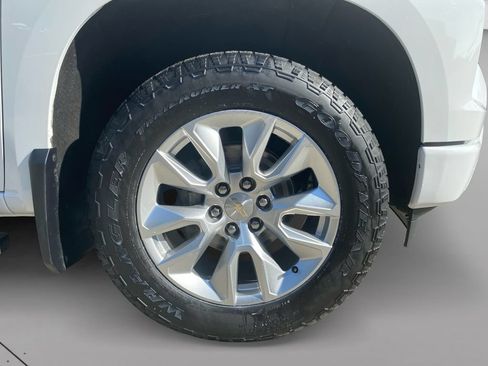 Used 2023 Chevrolet Silverado 1500 Custom AWD/4WD image 27