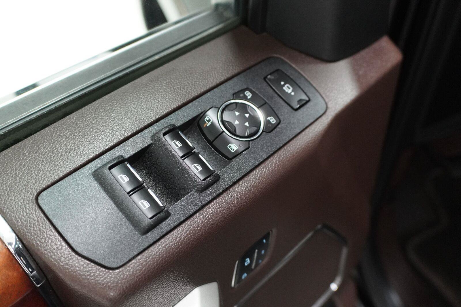 Used 2017 Ford F250 King Ranch w/ King Ranch Ultimate Package AWD/4WD image 6