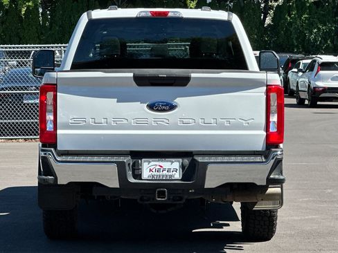Used 2023 Ford F250 XLT AWD/4WD image 5