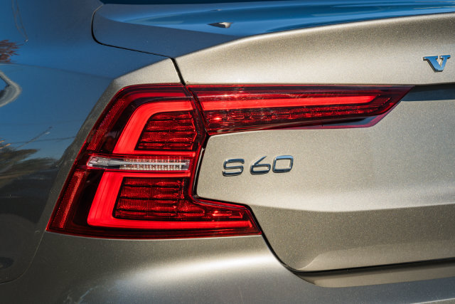 Used 2019 Volvo S60 T5 Momentum w/ Premium Package FWD image 7