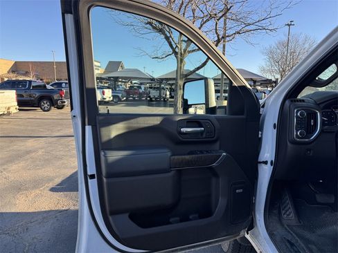 Used 2022 GMC Sierra 3500 Denali w/ Denali Ultimate Package image 6