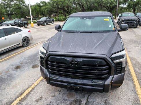 Used 2022 Toyota Tundra SR5 AWD/4WD image 4