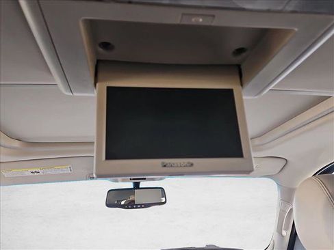 Used 2011 GMC Yukon SLT w/ SLT-2 Equipment Package AWD/4WD image 23