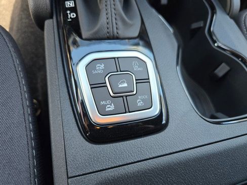 New 2026 Nissan Frontier SV w/ SV Convenience Package image 32