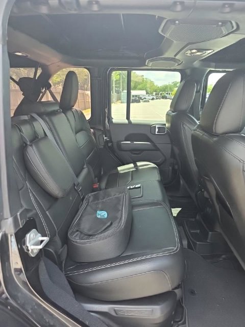 Used 2023 Jeep Wrangler Unlimited Sahara AWD/4WD image 8