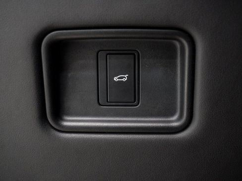 Used 2023 Land Rover Range Rover SE image 38